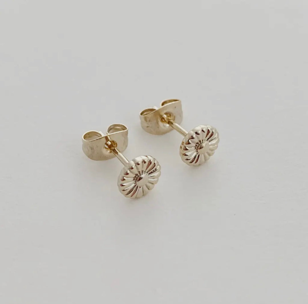 Daisy Studs (Gold)