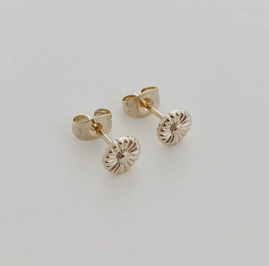 Daisy Studs (Gold)